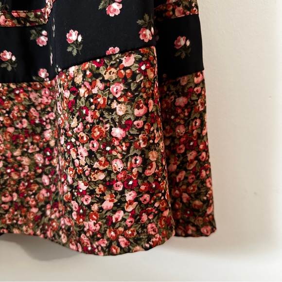 NEW YORK AND COMPANY | Women’s Navy Ditsy Floral Dress size Small - Picture 3 of 9